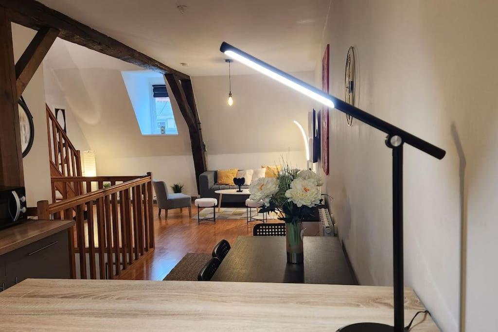 Ferienwohnung Grand Duplex Du Beffroi Douai Exterior foto