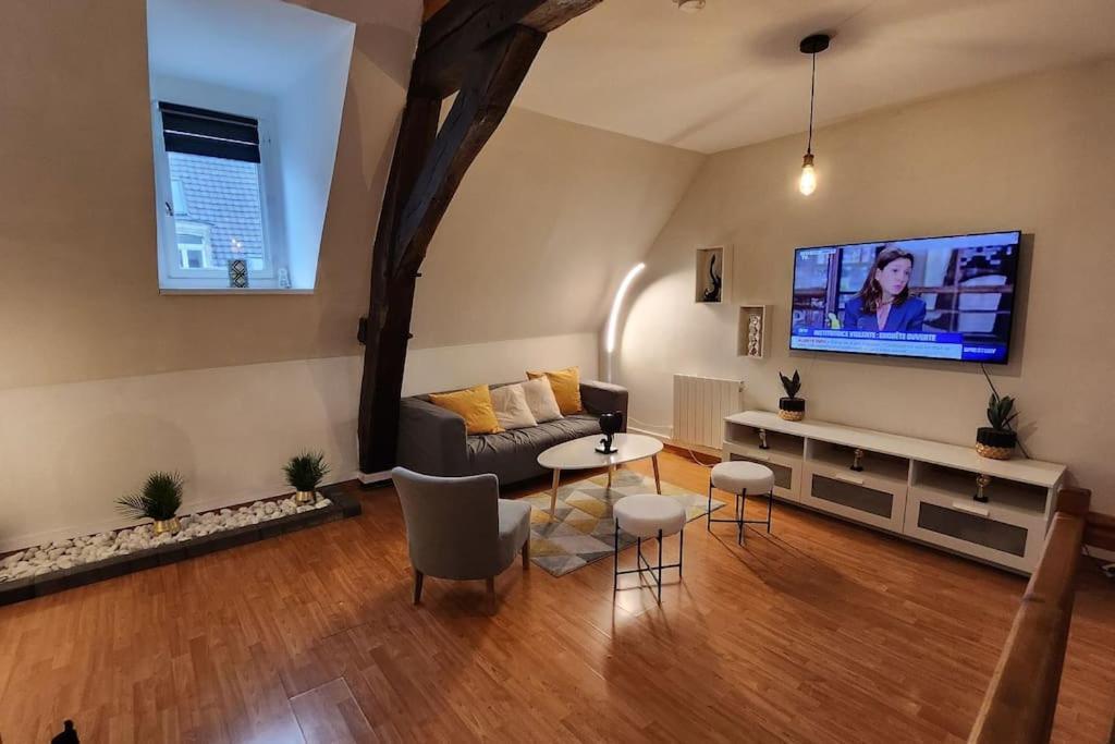Ferienwohnung Grand Duplex Du Beffroi Douai Exterior foto